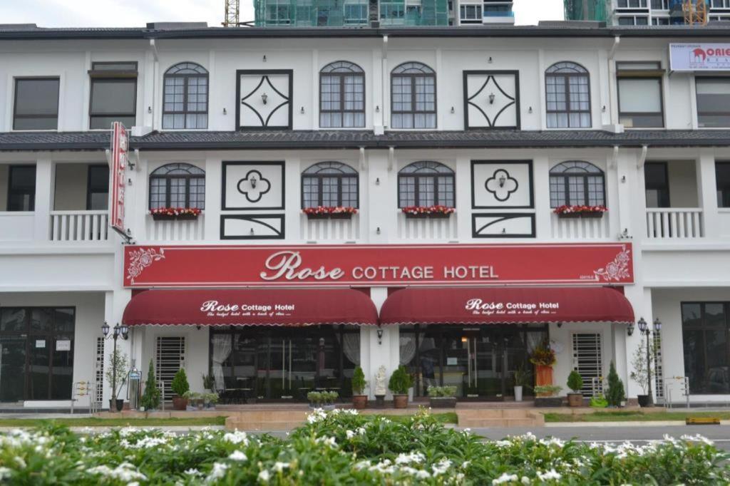 Rose Cottage Hotel Eco Botanic Nusajaya  Exterior photo